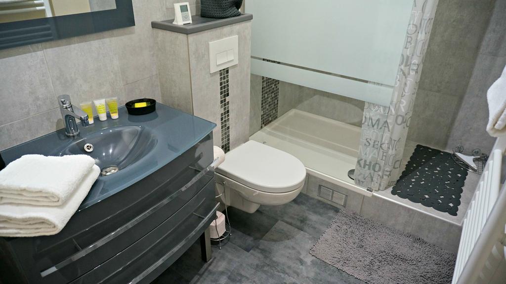 Little Suite - Nathan Lille Phòng bức ảnh
